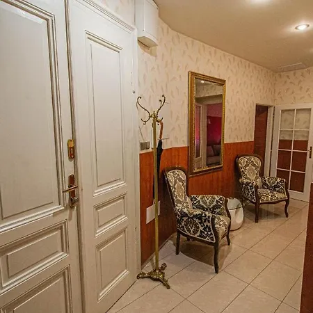 Central 2Bdr Flat Behind Museum Prague Exterior photo