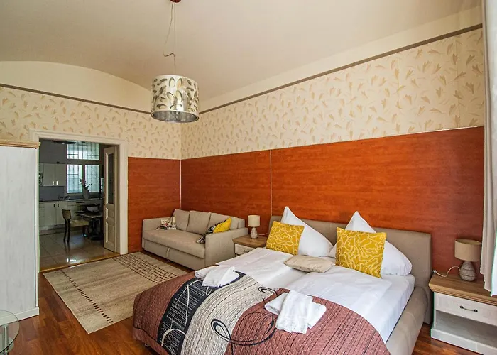 Central 2Bdr Flat Behind Museum